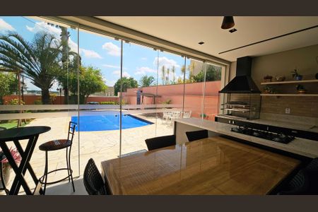 Casa de condomínio para alugar com 313m², 5 quartos e 6 vagas