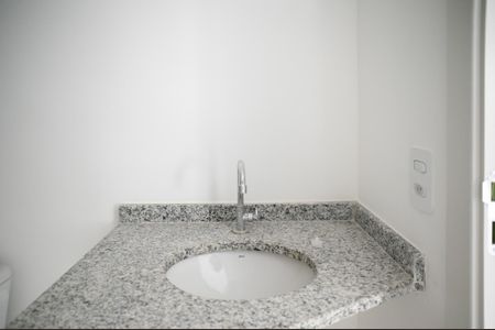 Apartamento para alugar com 33m², 2 quartos e sem vagaBanheiro