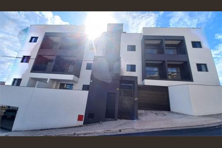 Casa à venda com 32m², 1 quarto e 1 vaga