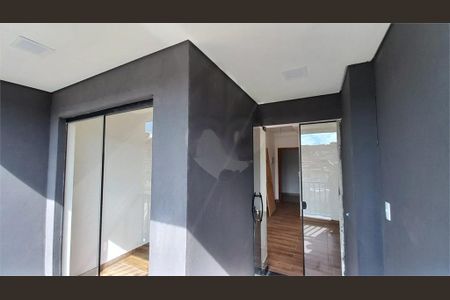 Casa à venda com 32m², 1 quarto e 1 vaga
