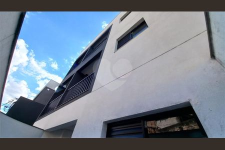 Casa à venda com 32m², 1 quarto e 1 vaga