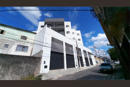 Casa à venda com 32m², 1 quarto e 1 vaga