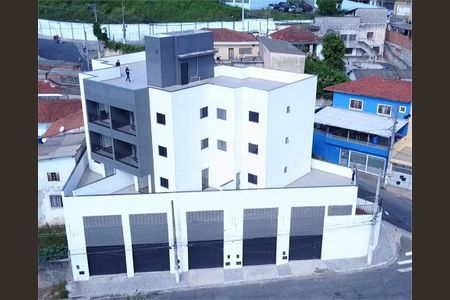 Casa à venda com 32m², 1 quarto e 1 vaga