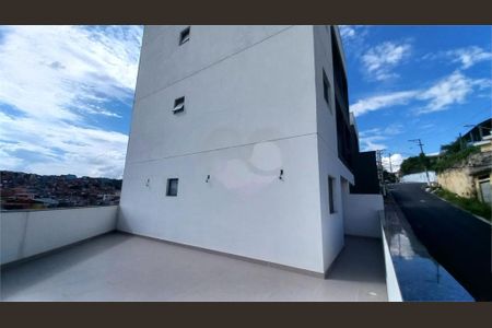 Casa à venda com 32m², 1 quarto e 1 vaga