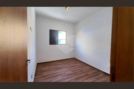 Casa à venda com 32m², 1 quarto e 1 vaga