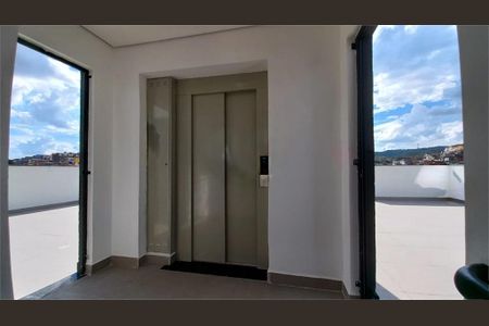 Casa à venda com 32m², 1 quarto e 1 vaga