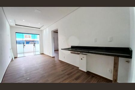 Casa à venda com 32m², 1 quarto e 1 vaga