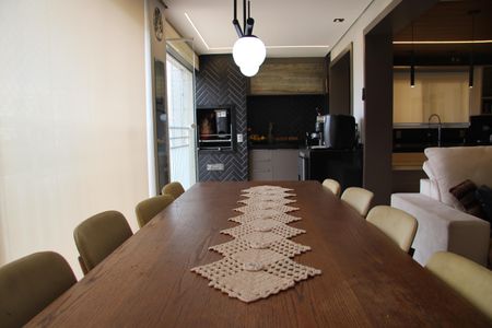 Apartamento à venda com 134m², 4 quartos e 2 vagasSala com varanda gourmet integrada 