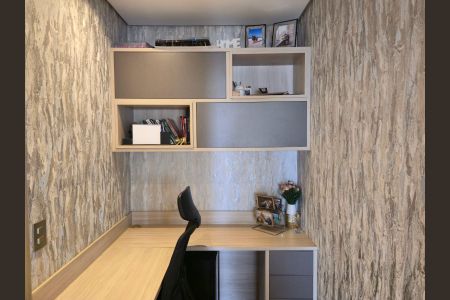 Apartamento à venda com 134m², 4 quartos e 2 vagasEscritório