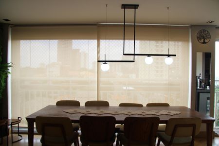 Apartamento à venda com 134m², 4 quartos e 2 vagasSala com varanda gourmet integrada 