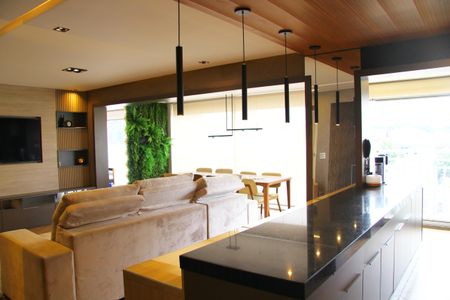 Apartamento à venda com 134m², 4 quartos e 2 vagasCozinha 