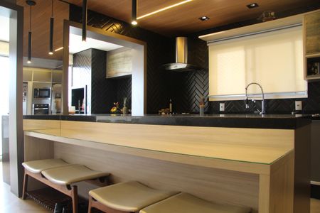 Apartamento à venda com 134m², 4 quartos e 2 vagasCozinha 