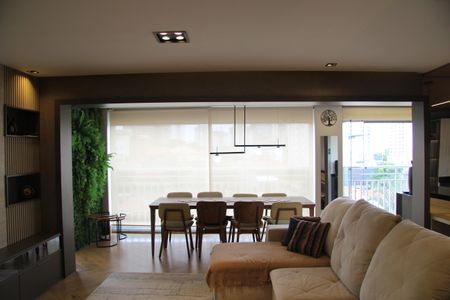 Apartamento à venda com 134m², 4 quartos e 2 vagasSala com varanda gourmet integrada 