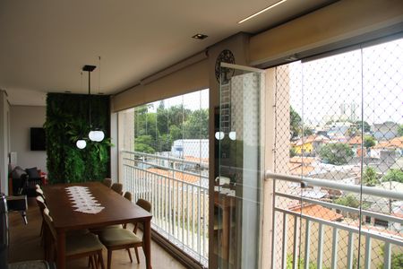 Apartamento à venda com 134m², 4 quartos e 2 vagasSala com varanda gourmet integrada 