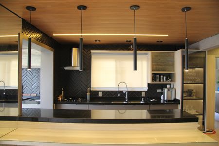 Apartamento à venda com 134m², 4 quartos e 2 vagasCozinha 