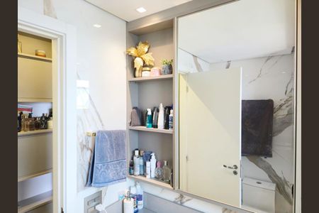 Apartamento à venda com 134m², 4 quartos e 2 vagasBanheiro da Suíte 1