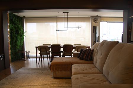 Apartamento à venda com 134m², 4 quartos e 2 vagasSala com varanda gourmet integrada 