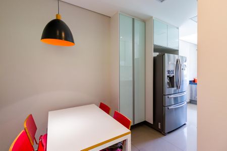 Apartamento à venda com 220m², 3 quartos e 3 vagasCozinha