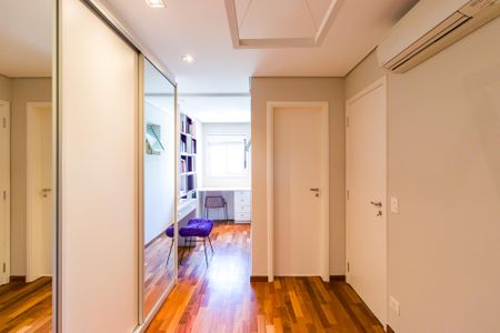 Apartamento à venda com 220m², 3 quartos e 3 vagasSuite 1