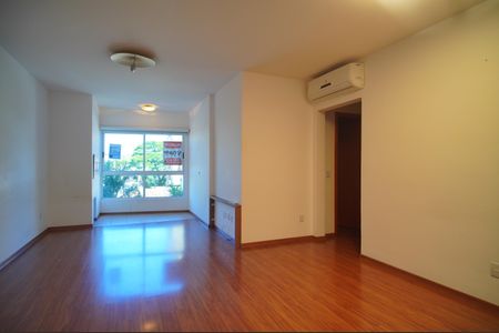 Apartamento para alugar com 100m², 2 quartos e 1 vagaSala