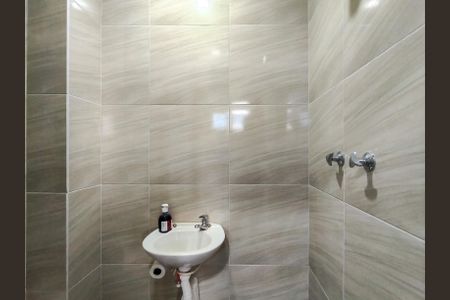 Apartamento para alugar com 115m², 3 quartos e 2 vagas Apartamento para alugar com 115m², 3 quartos e 2 vagasBanheiro de serviço