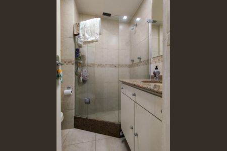 Apartamento para alugar com 115m², 3 quartos e 2 vagas Apartamento para alugar com 115m², 3 quartos e 2 vagasBanheiro Corredor