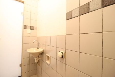 Casa para alugar com 170m², 4 quartos e 4 vagasBanheiro da Edícula