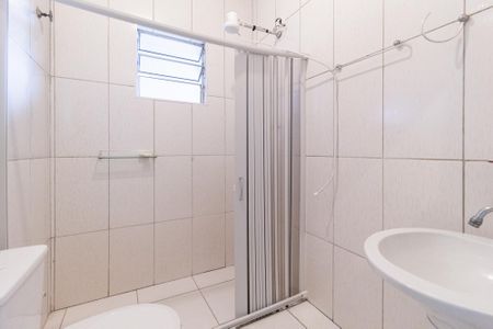 Banheiro de casa para alugar com 1 quarto, 60m² em Vila Dirce, Carapicuíba