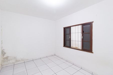 Quarto de casa para alugar com 1 quarto, 60m² em Vila Dirce, Carapicuíba