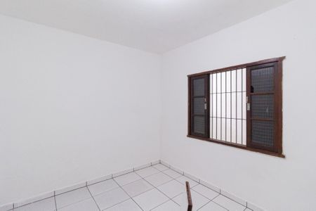 Quarto de casa para alugar com 1 quarto, 60m² em Vila Dirce, Carapicuíba