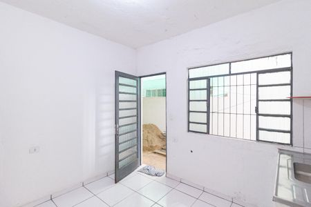 Cozinha de casa para alugar com 1 quarto, 60m² em Vila Dirce, Carapicuíba