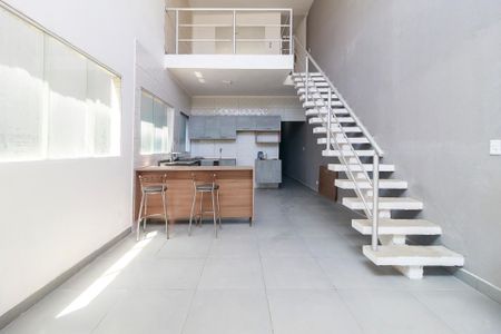 Sala de casa para alugar com 2 quartos, 140m² em Jardim Casablanca, São Paulo