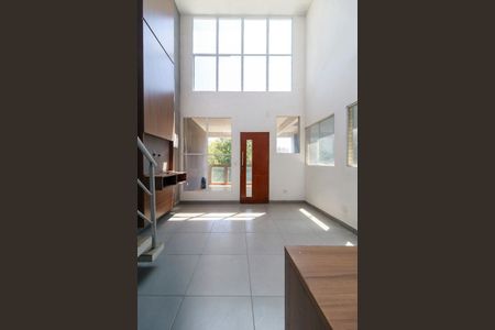 Sala de casa para alugar com 2 quartos, 140m² em Jardim Casablanca, São Paulo