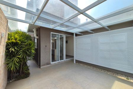 Casa de condomínio à venda com 216m², 4 quartos e 4 vagasÁrea comum