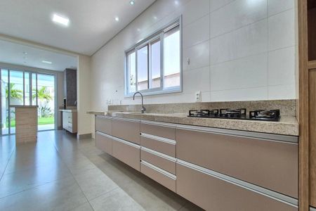 Casa de condomínio à venda com 216m², 4 quartos e 4 vagasCozinha 