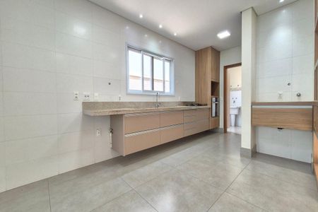Casa de condomínio à venda com 216m², 4 quartos e 4 vagasCozinha 