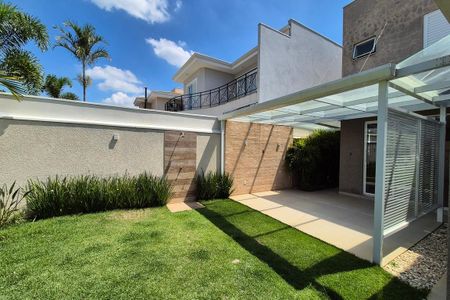 Casa de condomínio à venda com 216m², 4 quartos e 4 vagasVista da Suíte 