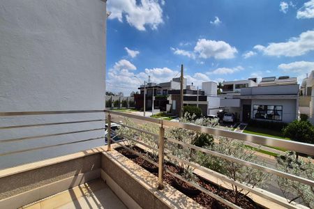 Casa de condomínio à venda com 216m², 4 quartos e 4 vagasVaranda da Sala 2 