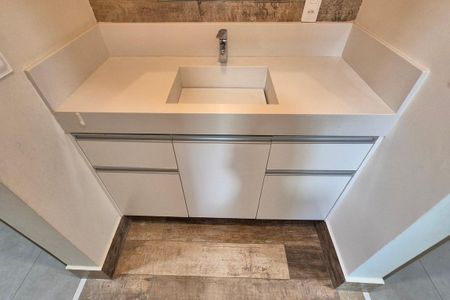 Casa de condomínio à venda com 216m², 4 quartos e 4 vagasLavabo da Suíte 