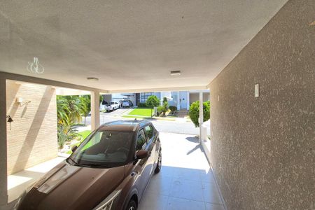 Vista da sala  de casa de condomínio à venda com 4 quartos, 216m² em Swiss Park, Campinas