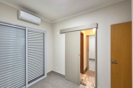 Casa de condomínio à venda com 216m², 4 quartos e 4 vagasQuarto 3 - Suíte 