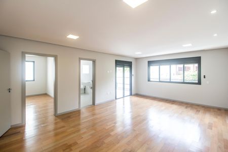 Apartamento à venda com 350m², 4 quartos e 2 vagasSuíte 1