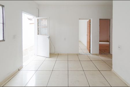 Casa para alugar com 60m², 2 quartos e 1 vagaSala