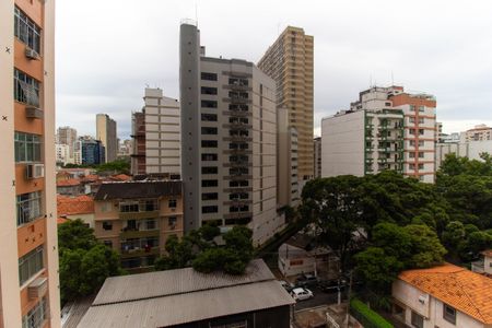 Apartamento para alugar com 131m², 3 quartos e 1 vaga
