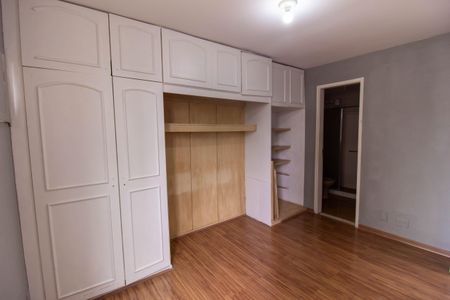 Apartamento para alugar com 131m², 3 quartos e 1 vaga