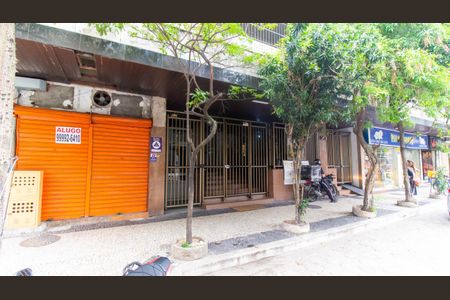 Apartamento para alugar com 131m², 3 quartos e 1 vaga