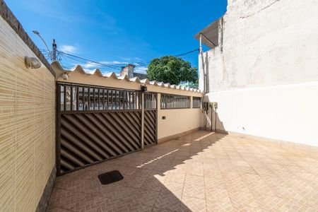 Casa à venda com 252m², 5 quartos e 3 vagas Casa à venda com 252m², 5 quartos e 3 vagasÁrea comum - Varanda e Garagem