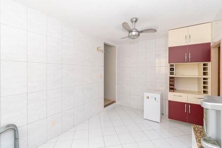 Casa à venda com 252m², 5 quartos e 3 vagas Casa à venda com 252m², 5 quartos e 3 vagasCasa 1 - Cozinha