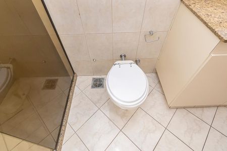 Casa à venda com 252m², 5 quartos e 3 vagas Casa à venda com 252m², 5 quartos e 3 vagasCasa 1 - Banheiro Social