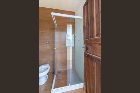Casa à venda com 252m², 5 quartos e 3 vagas Casa à venda com 252m², 5 quartos e 3 vagasCasa 3 - Banheiro